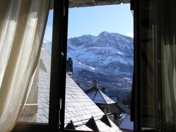 Hostal Rural Casa Parda Tramacastilla de Tena Ruang foto